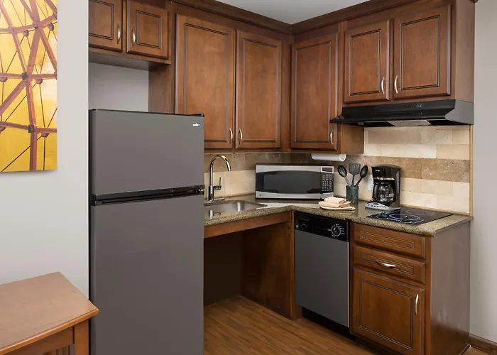 Staybridge By Ihg Hotel 3*